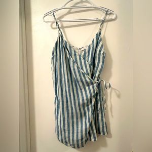 Olivaceous NWT Linen Wrap Lined Romper Size M, Blue and White